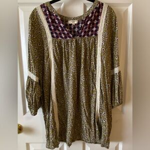 Umgee Floral Print Women's Top with Lace Accents size s